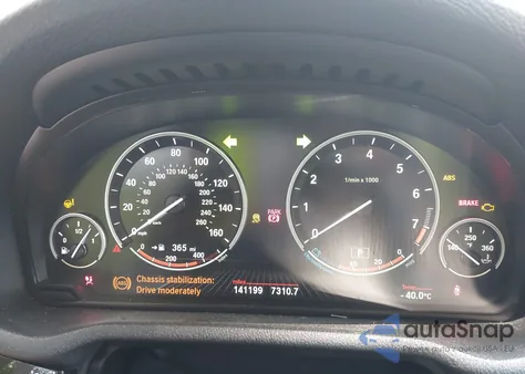 2016 BMW X3 xDrive28I z USA, uszkodzony, nr VIN 5UXWX9C55G0D84239